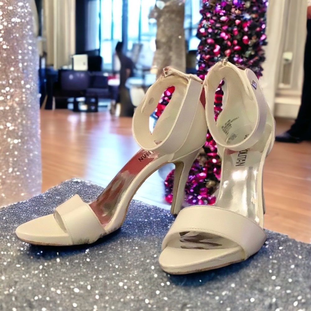 Cosmopolitan heels